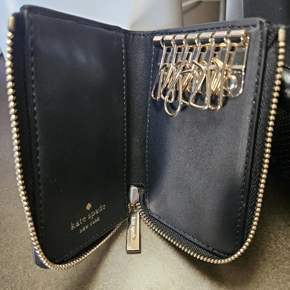 Kate Spade 7 Key Case With Zipper - NWOT - Picture 3 of 7